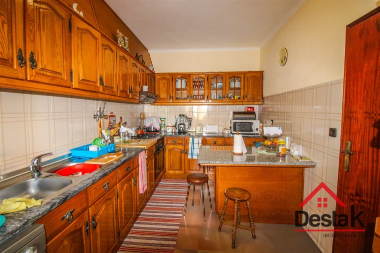 Moradia T3 para Venda em Povolide Foto 2