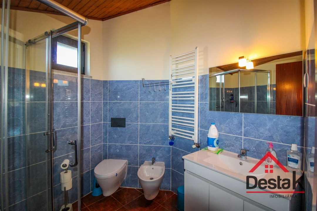 Moradia T3 para Venda em Povolide Foto 23