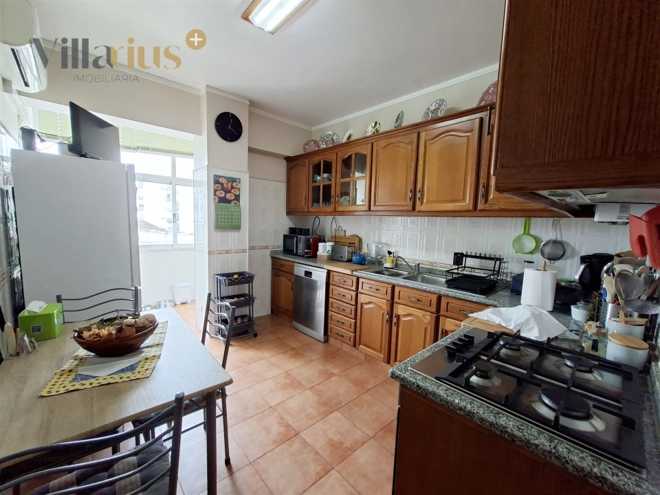 Apartamento T3 para Venda em São João Baptista e Santa Maria dos Olivais Foto 7