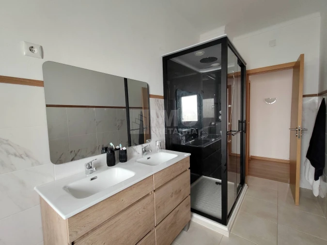 Apartamento T4 para Venda em Covilhã e Canhoso Foto 12