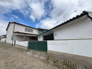 Moradia T3 para Venda em Carvalhais