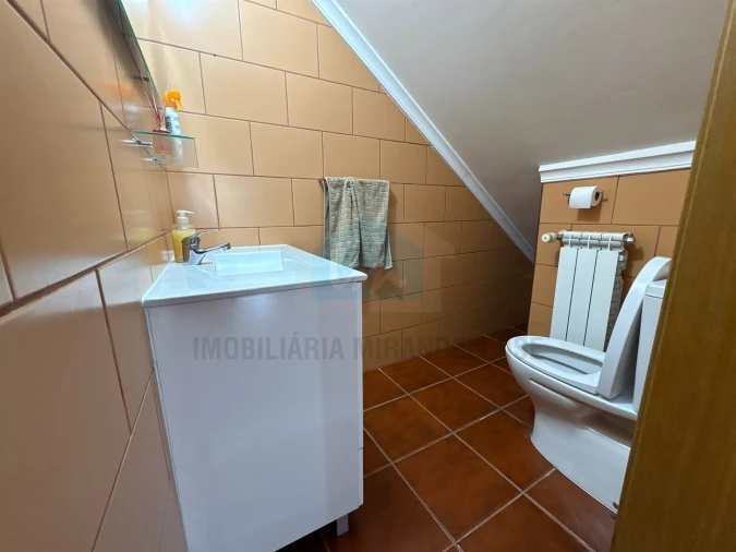 Moradia T3 para Venda em Carvalhais Foto 16