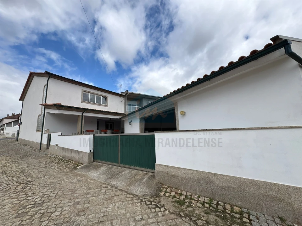 Moradia T3 para Venda em Carvalhais Foto 1