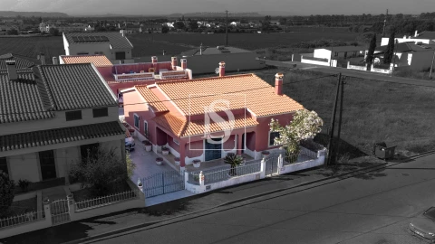 Moradia T4 para Venda em Benfica do Ribatejo
