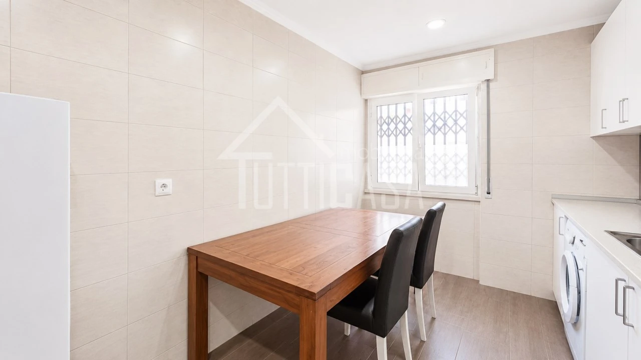 Apartamento T1 para Venda em Póvoa de Santo Adrião e Olival Basto Foto 11