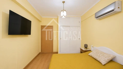 Apartamento T1 para Venda em Póvoa de Santo Adrião e Olival Basto