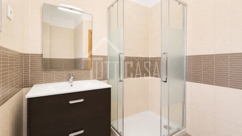 Apartamento T1 para Venda em Póvoa de Santo Adrião e Olival Basto