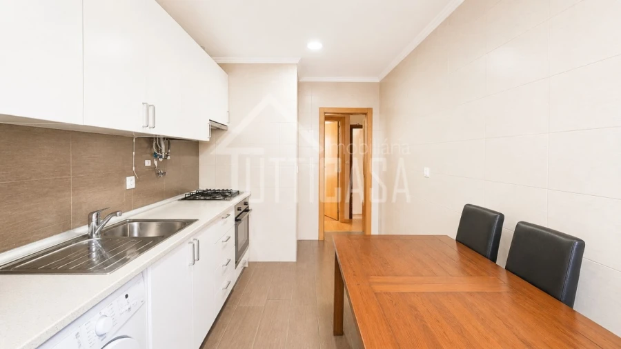 Apartamento T1 para Venda em Póvoa de Santo Adrião e Olival Basto Foto 9