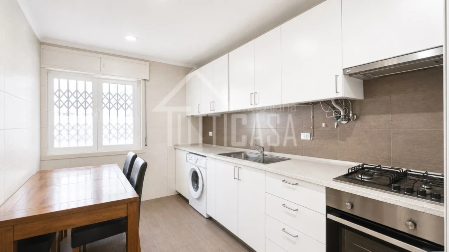 Apartamento T1 para Venda em Póvoa de Santo Adrião e Olival Basto Foto 10