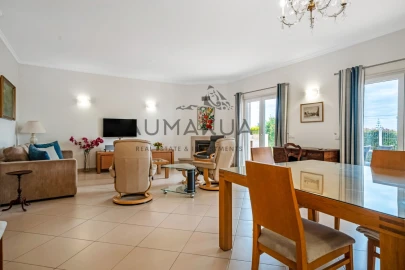 Moradia T4 para Venda em Albufeira e Olhos de Água