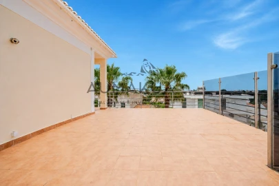 Moradia T4 para Venda em Albufeira e Olhos de Água