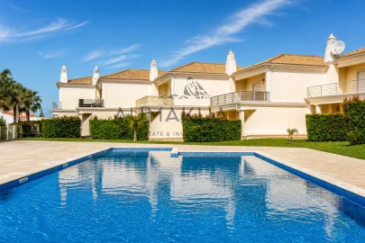 Moradia T4 para Venda em Albufeira e Olhos de Água