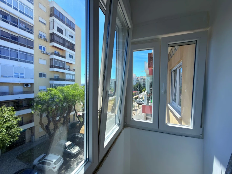 Apartamento T2 para Venda em Venteira Foto 7