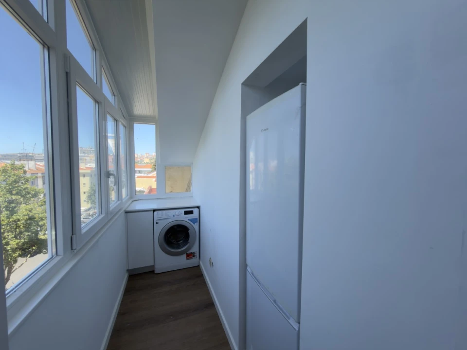 Apartamento T2 para Venda em Venteira Foto 4