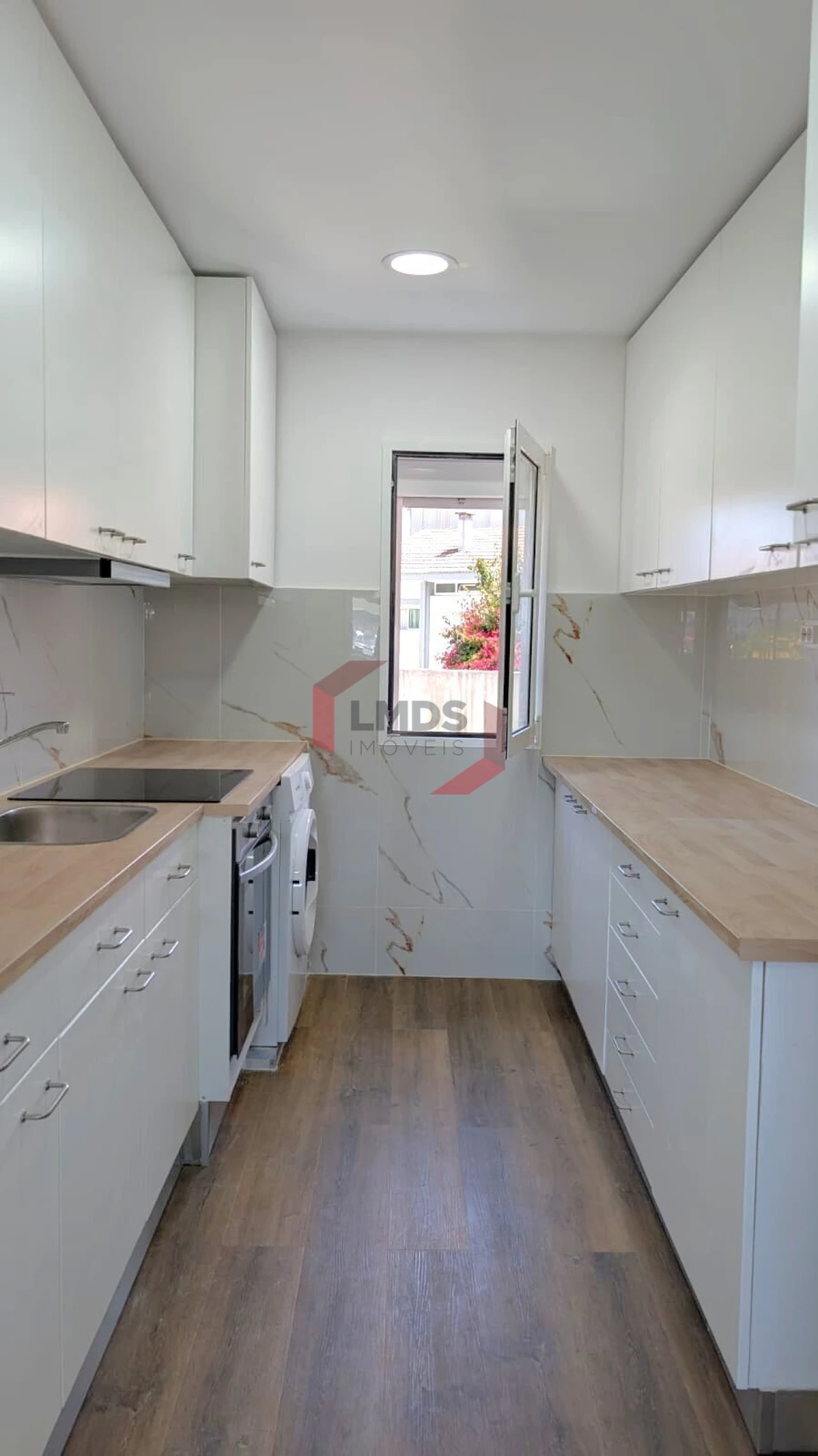 Apartamento T2 para Venda em Ramalde Foto 6