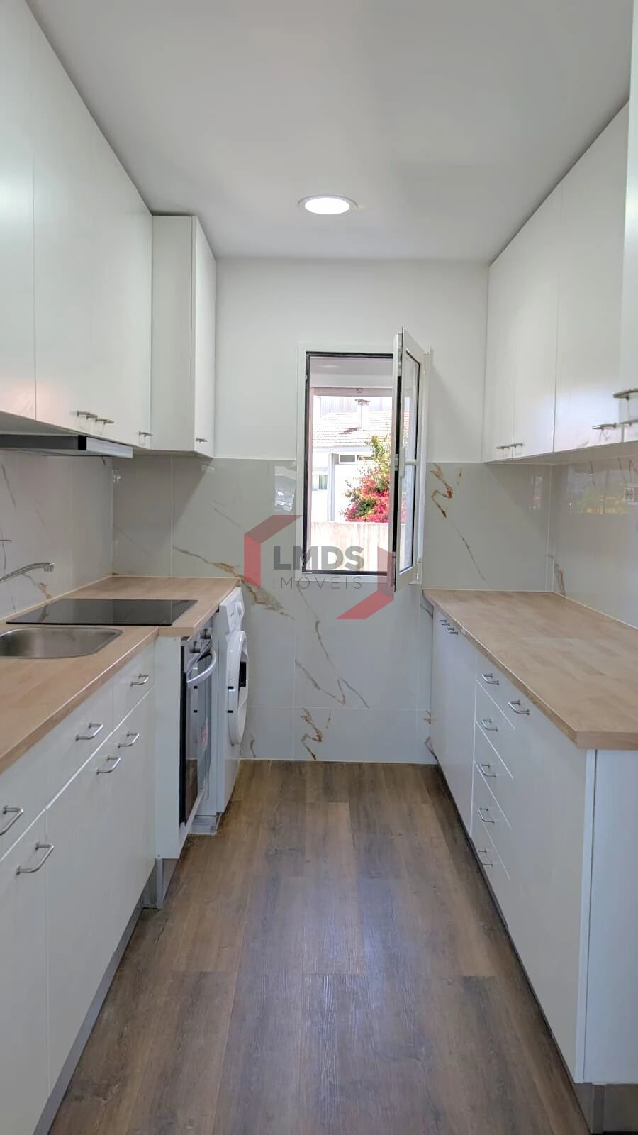 Apartamento T2 para Venda em Ramalde Foto 6
