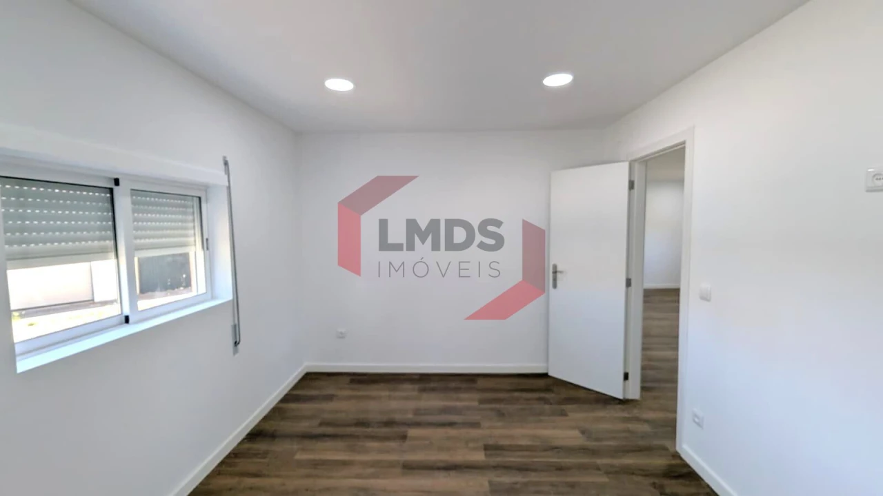 Apartamento T2 para Venda em Ramalde Foto 10