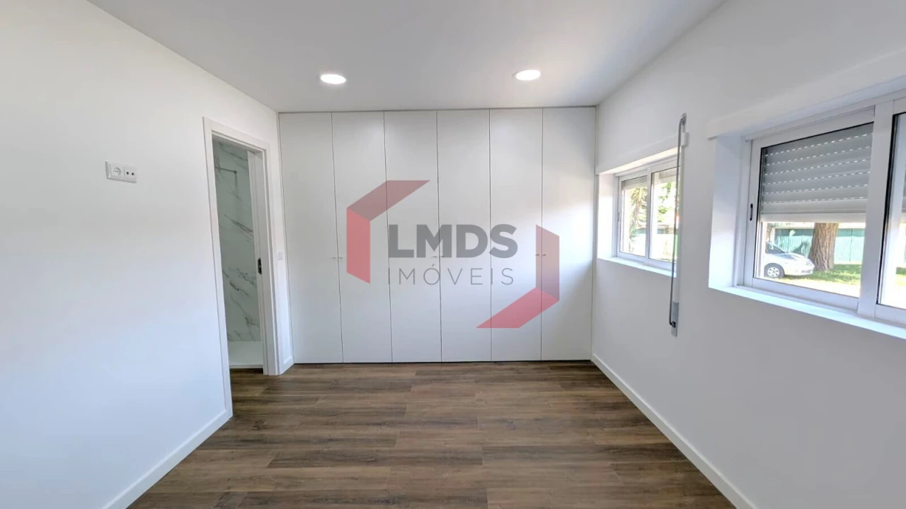 Apartamento T2 para Venda em Ramalde Foto 13