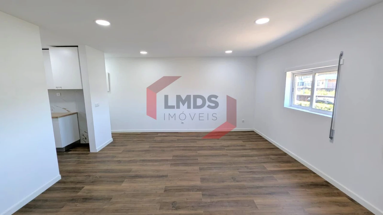 Apartamento T2 para Venda em Ramalde Foto 5