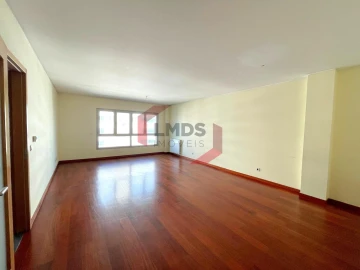 Apartamento T3 para Venda em Ramalde
