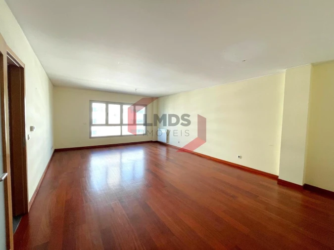 Apartamento T3 para Venda em Ramalde Foto 2