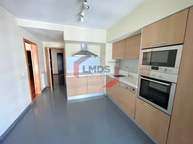 Apartamento T3 para Venda em Ramalde Foto 4
