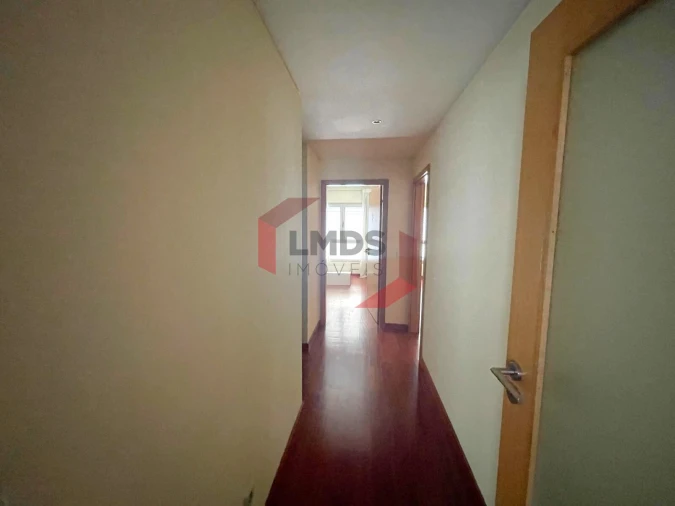 Apartamento T3 para Venda em Ramalde Foto 5