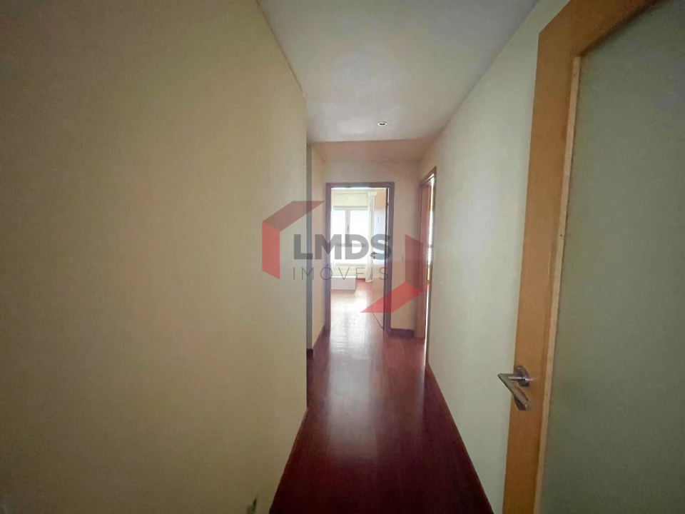 Apartamento T3 para Venda em Ramalde Foto 5