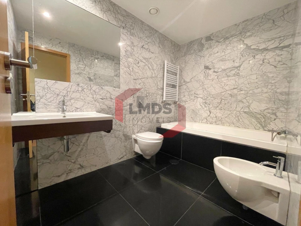 Apartamento T3 para Venda em Ramalde Foto 7
