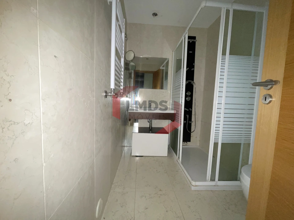 Apartamento T3 para Venda em Ramalde Foto 9