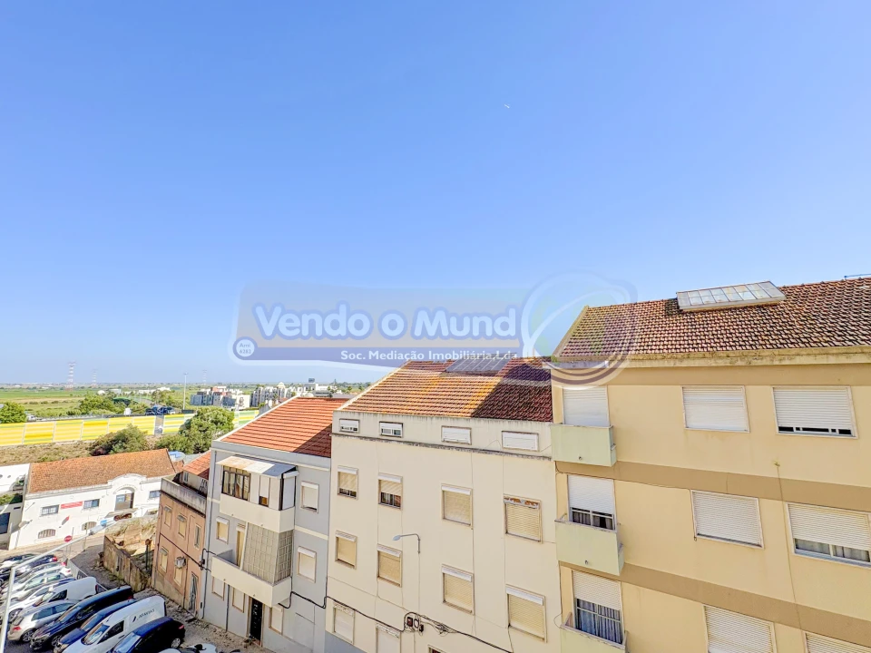 Apartamento T2 para Venda em Vila Franca de Xira Foto 18