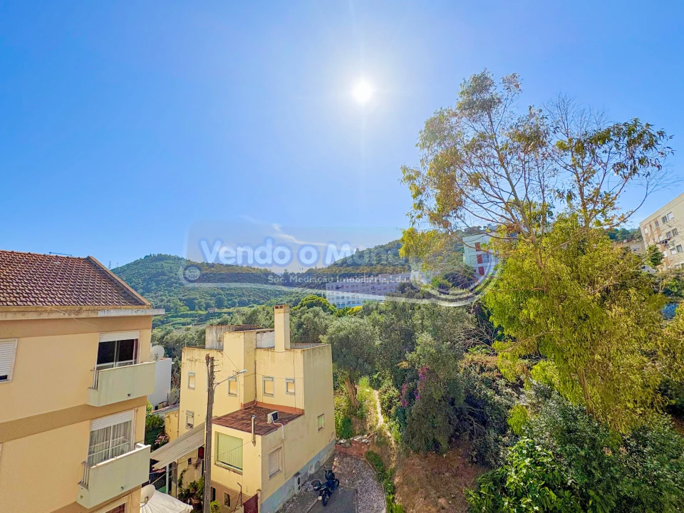 Apartamento T2 para Venda em Vila Franca de Xira Foto 17