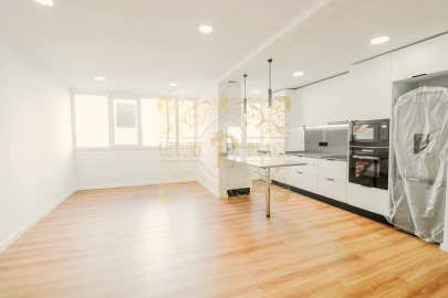 Apartamento T3 para Venda em Sesimbra (Santiago)