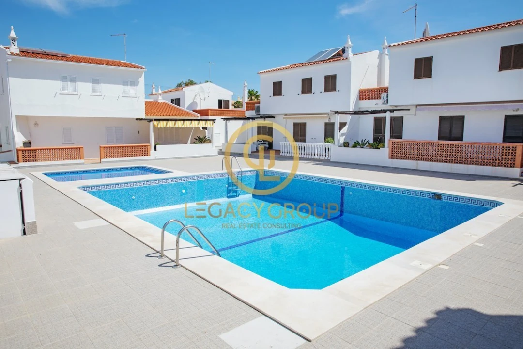 Moradia T3 para Venda em Albufeira e Olhos de Água Foto 1