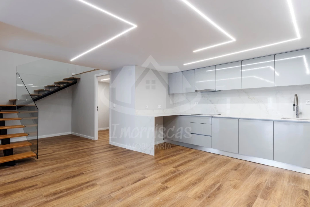 Apartamento T3 para Venda em Camarate, Unhos e Apelação Foto 8