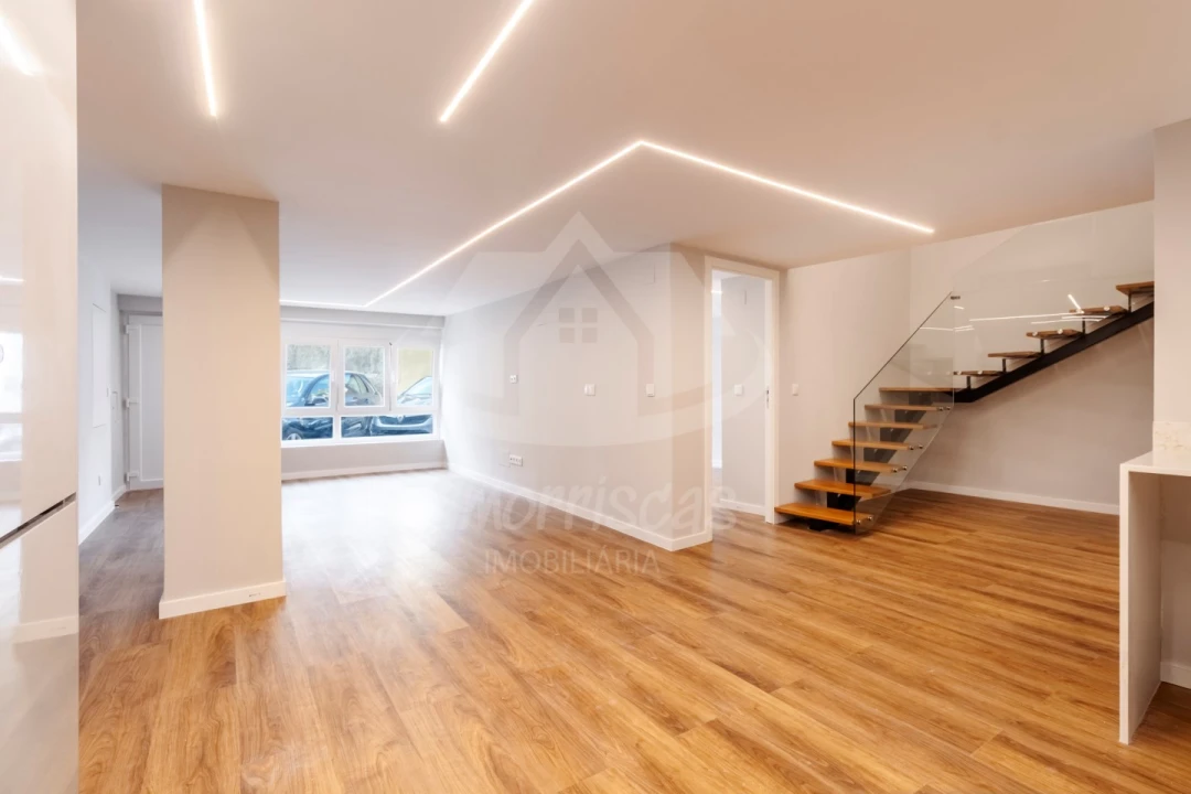 Apartamento T3 para Venda em Camarate, Unhos e Apelação Foto 10