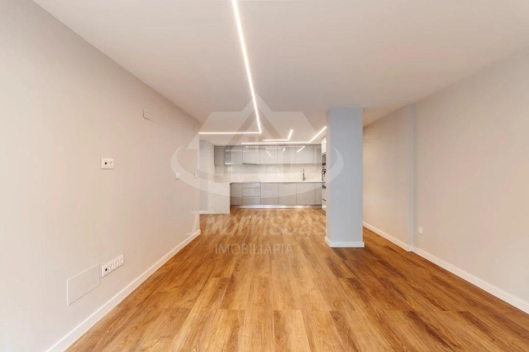Apartamento T3 para Venda em Camarate, Unhos e Apelação Foto 11