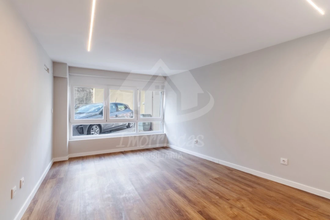 Apartamento T3 para Venda em Camarate, Unhos e Apelação Foto 14