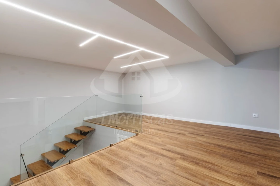 Apartamento T3 para Venda em Camarate, Unhos e Apelação Foto 19