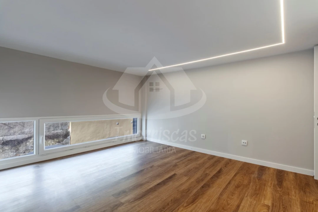 Apartamento T3 para Venda em Camarate, Unhos e Apelação Foto 22