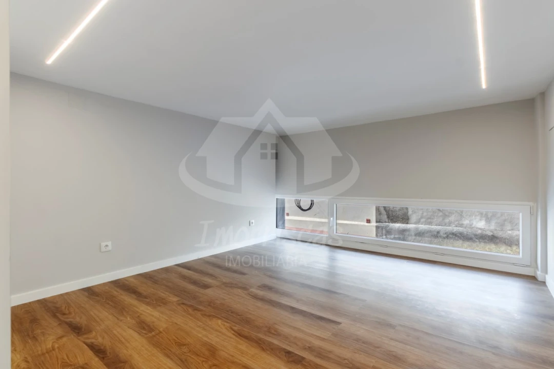 Apartamento T3 para Venda em Camarate, Unhos e Apelação Foto 28