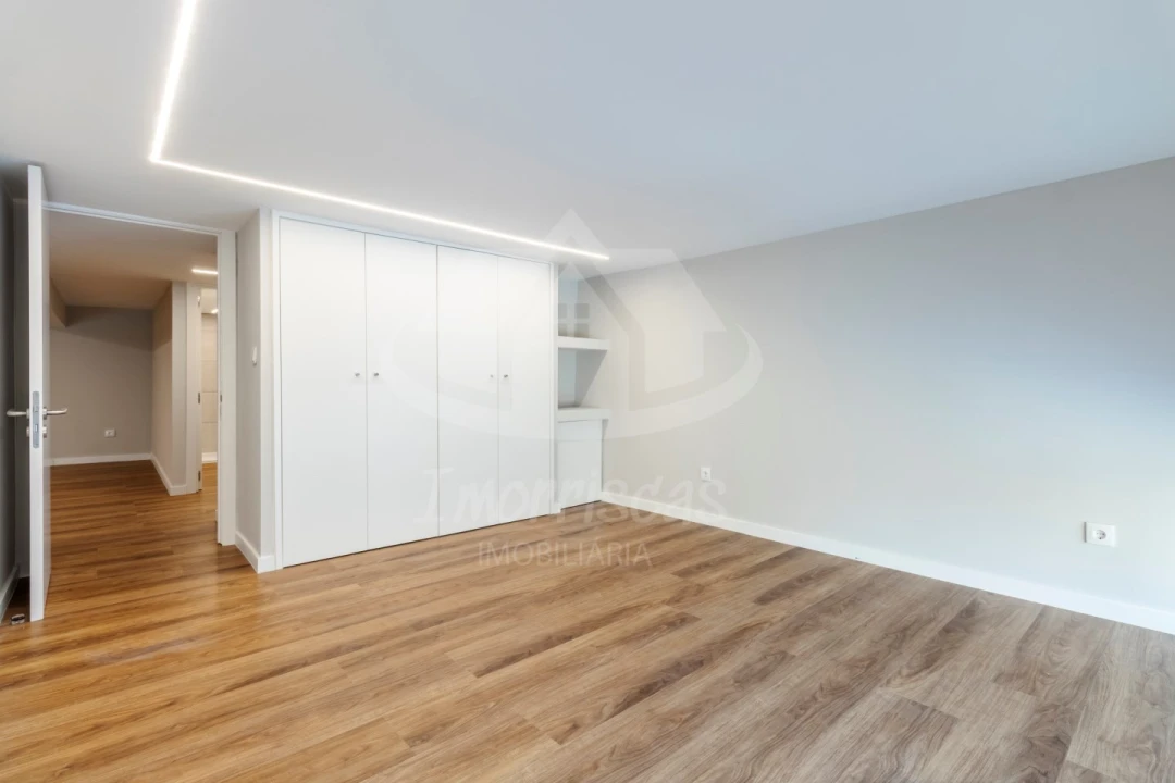 Apartamento T3 para Venda em Camarate, Unhos e Apelação Foto 30