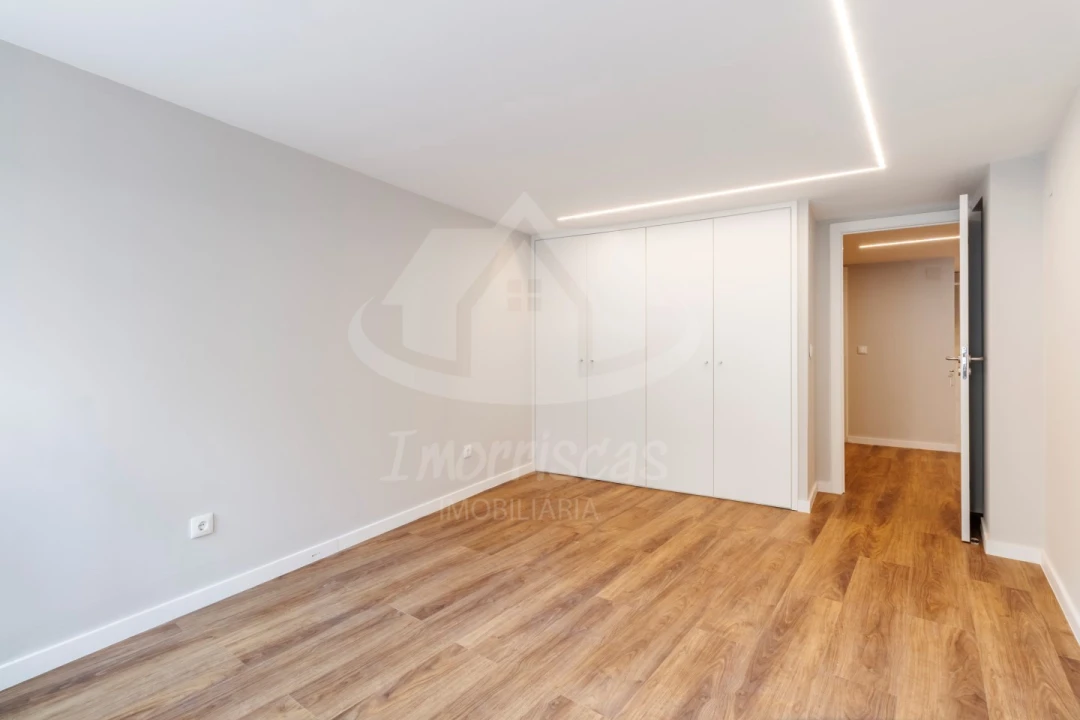 Apartamento T3 para Venda em Camarate, Unhos e Apelação Foto 42