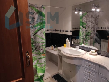 Quinta T9 para Venda em Macieira da Lixa e Caramos