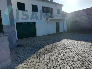 Quinta T9 para Venda em Macieira da Lixa e Caramos