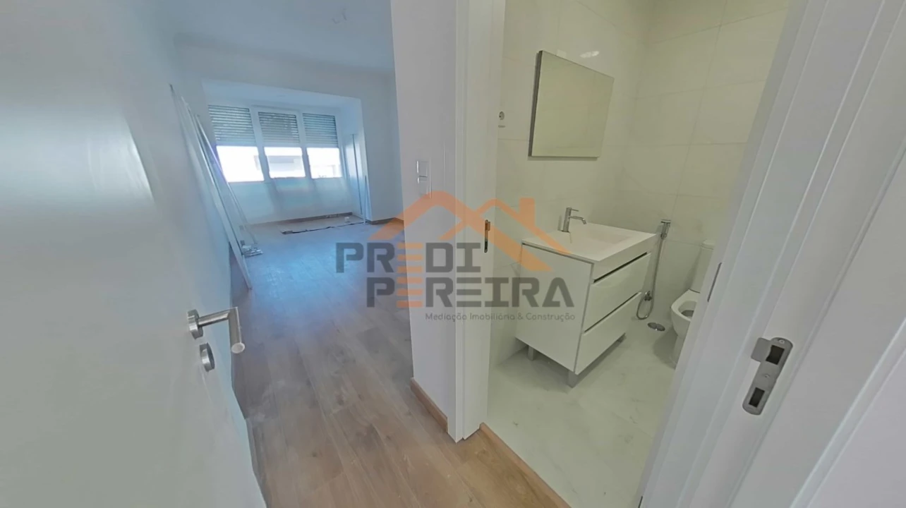 Apartamento T3 para Venda em Santo António dos Cavaleiros e Frielas Foto 15
