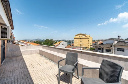Moradia T6 para Venda em Oliveira do Douro