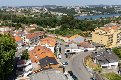 Moradia T6 para Venda em Oliveira do Douro