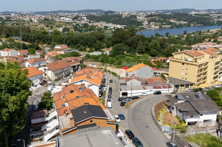 Moradia T6 para Venda em Oliveira do Douro Foto 46