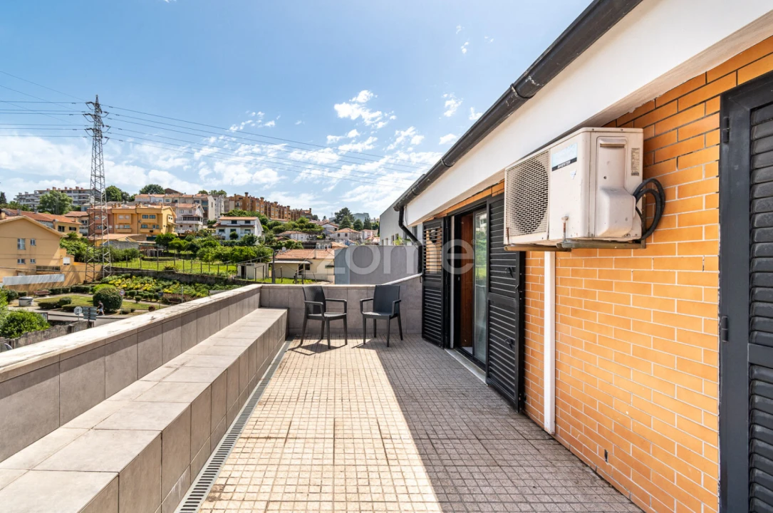 Moradia T6 para Venda em Oliveira do Douro Foto 36